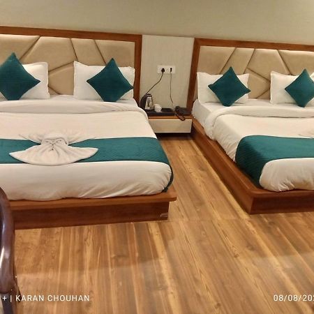 Hotel & Hostel Vimal Ganga Rishīkesh Exteriör bild